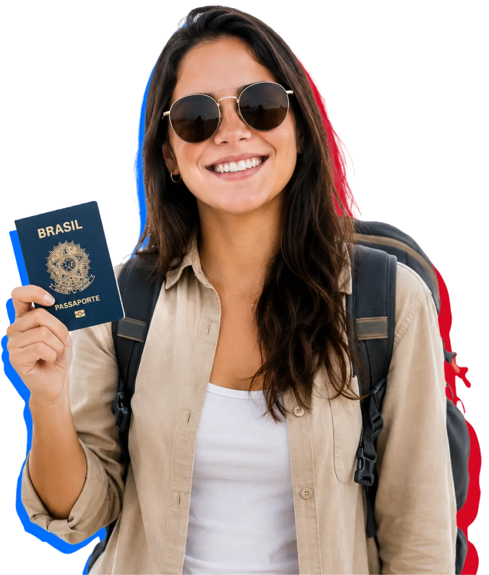 Aluna sorrindo segurando o passaporte brasileiro
