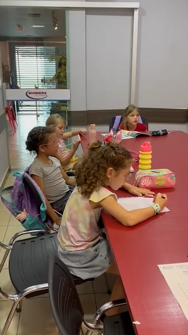 Vídeo 3 — Conheça nossa escola